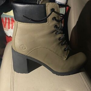 Timberland reBOTL heeled Women's Black and Tan Lace-Up Boots